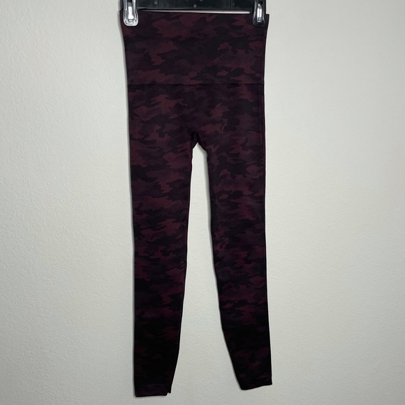 Spanx Burgundy Camo Seamless Leggings M - Picture 2 of 3